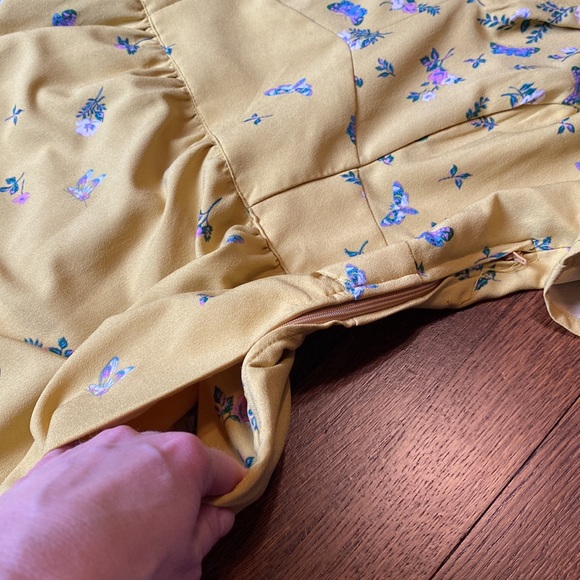Modcloth floral butterflies dress L with pockets - Picture 3 of 7